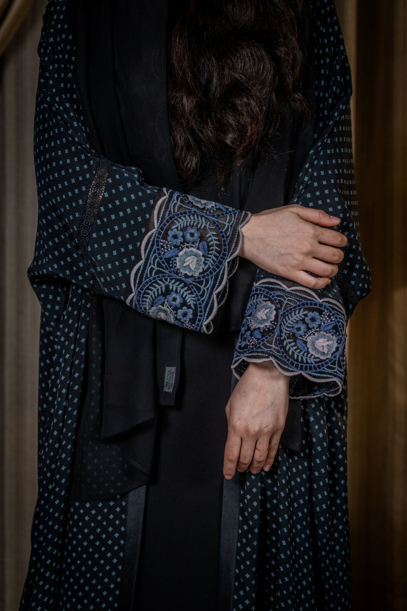 BT6529 - D ABAYA - THE DRESSING ROOM - MIRA Y MANO