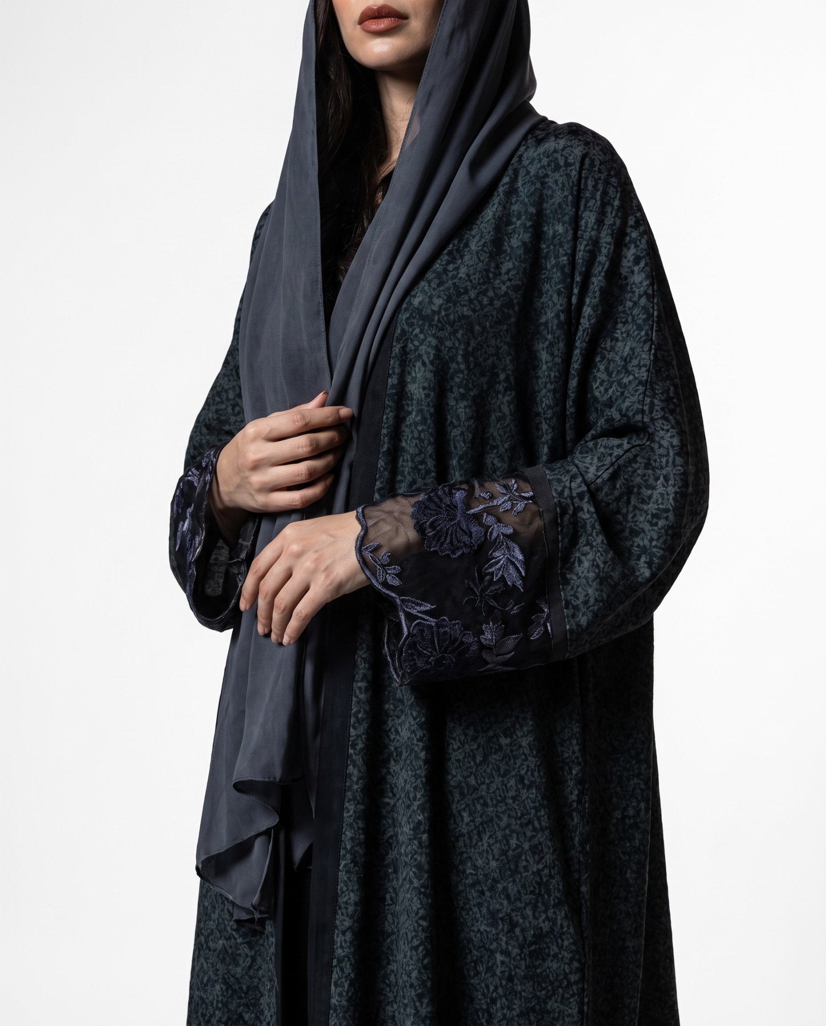 BT6529-Q ABAYA - THE DRESSING ROOM - MIRA Y MANO
