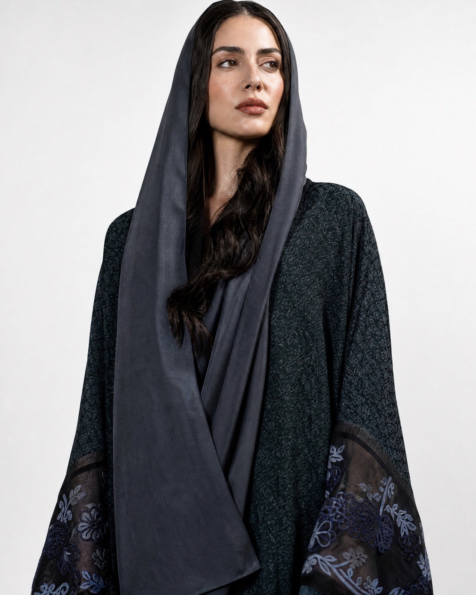 BT6529-Q ABAYA - THE DRESSING ROOM - MIRA Y MANO