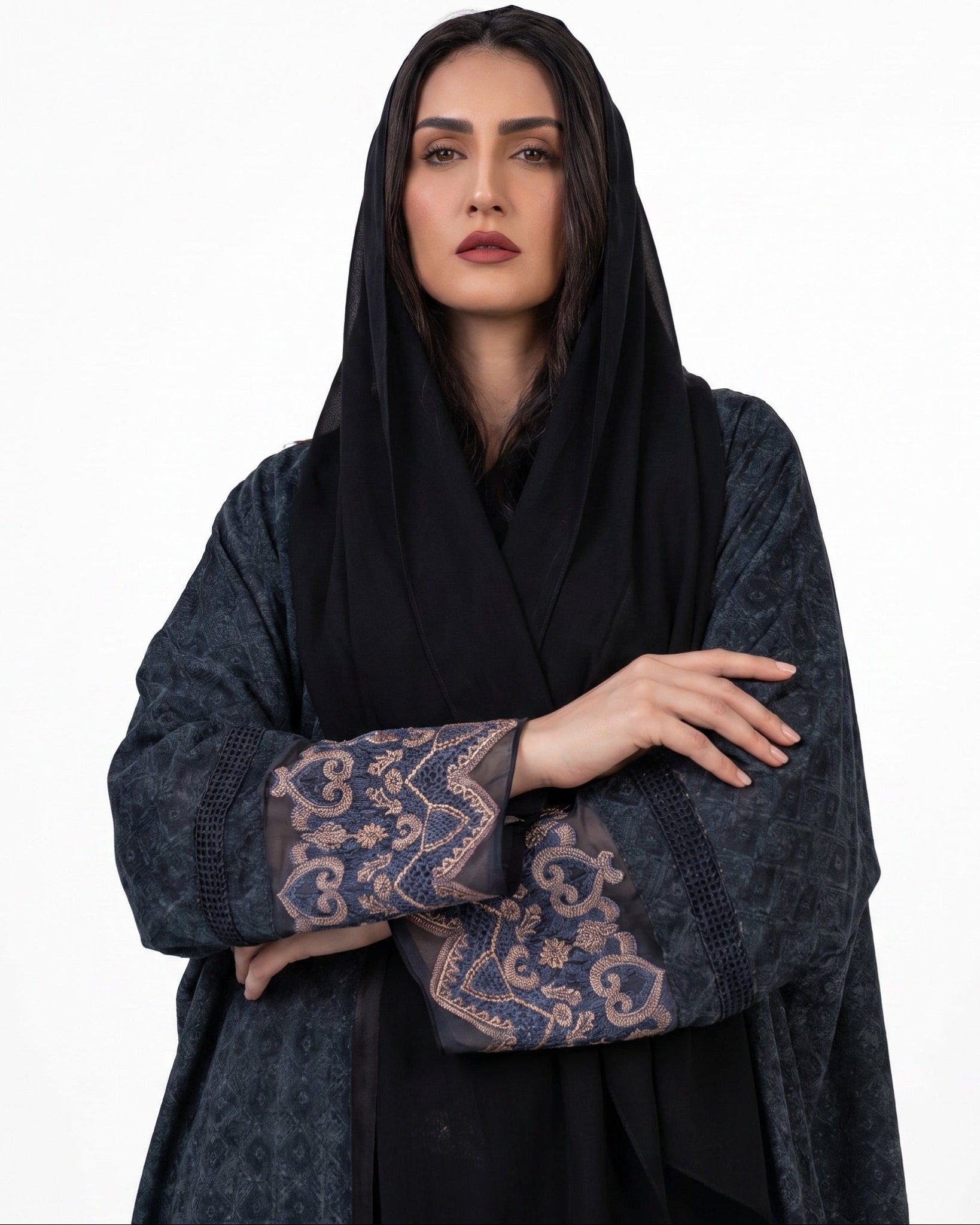 BT6529-S1 ABAYA - THE DRESSING ROOM - MIRA Y MANO