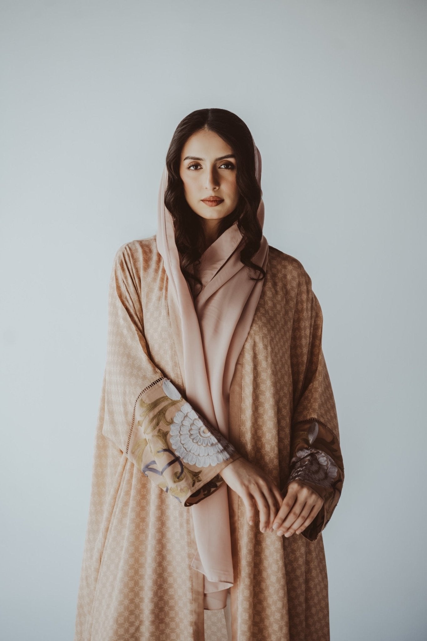 BT6562 - C ABAYA - THE DRESSING ROOM - MIRA Y MANO