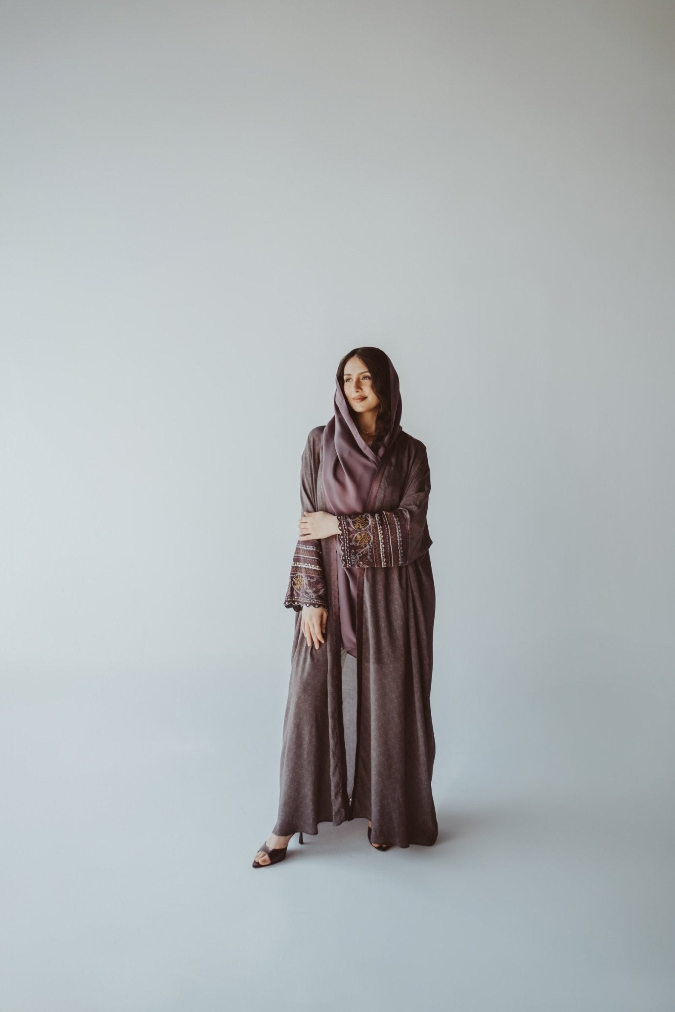 BT6562 - G ABAYA - THE DRESSING ROOM - MIRA Y MANO