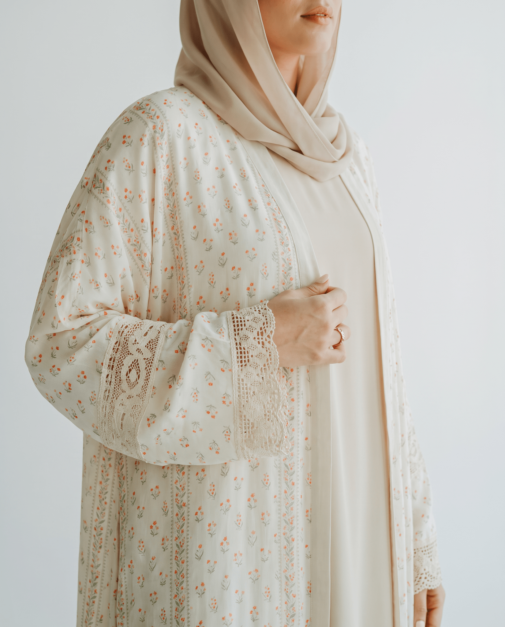 BT6563-E - Beige Crepe Abaya Set - THE DRESSING ROOM - MIRA Y MANO