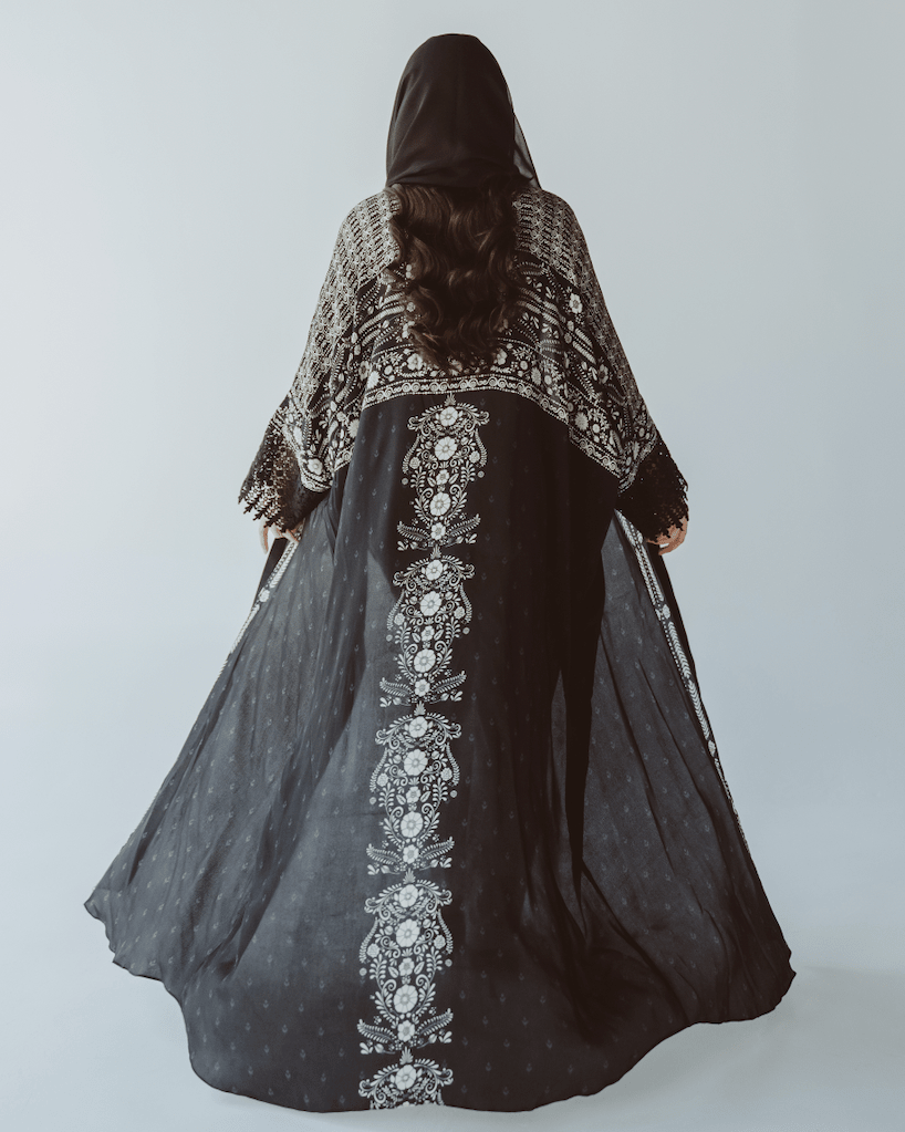 BT6563 - W ABAYA - THE DRESSING ROOM - MIRA Y MANO