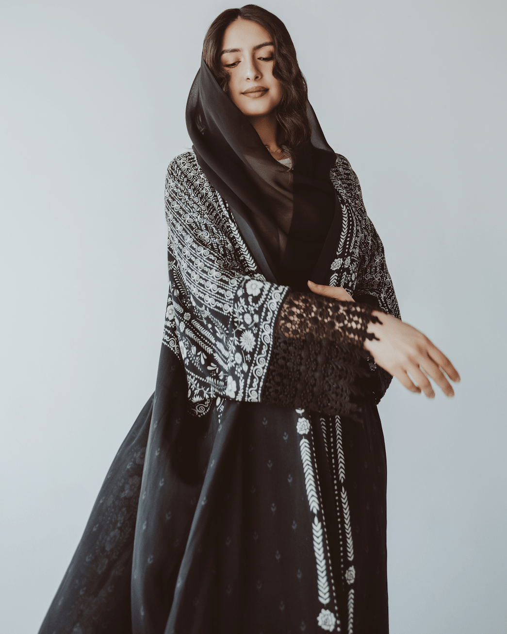 BT6563 - W ABAYA - THE DRESSING ROOM - MIRA Y MANO