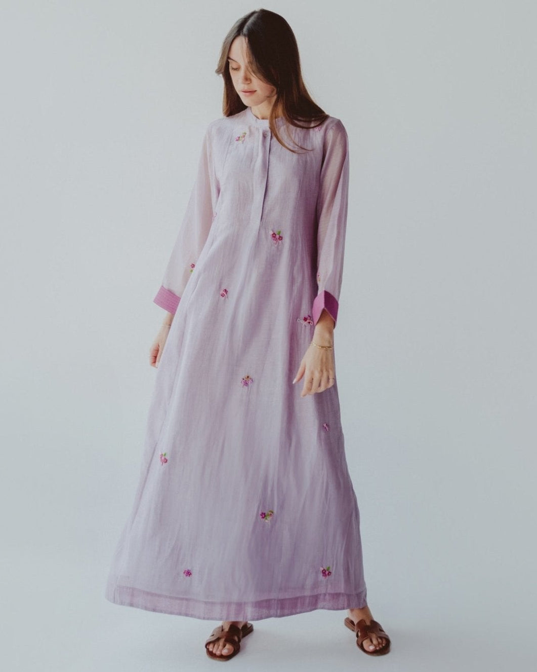 BT6588 - L JALABIAH - THE DRESSING ROOM - MIRA Y MANO