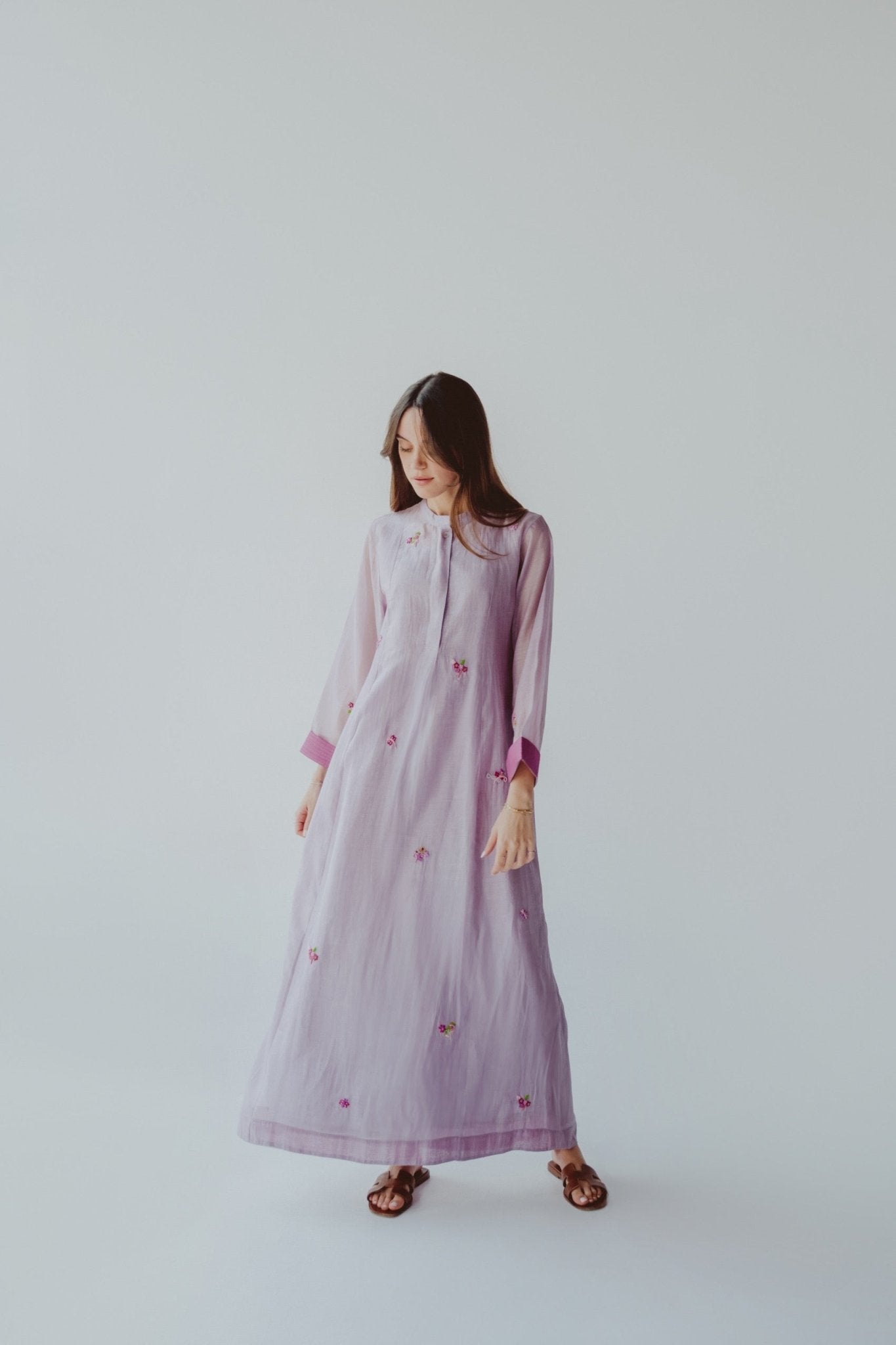 BT6588 - L JALABIAH - THE DRESSING ROOM - MIRA Y MANO