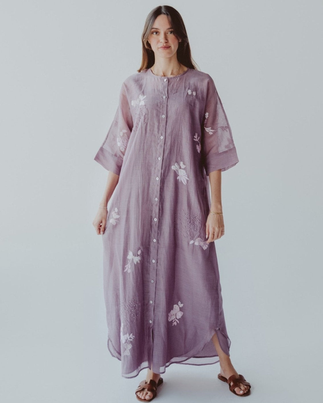 BT6590 - V JALABIAH - THE DRESSING ROOM - MIRA Y MANO
