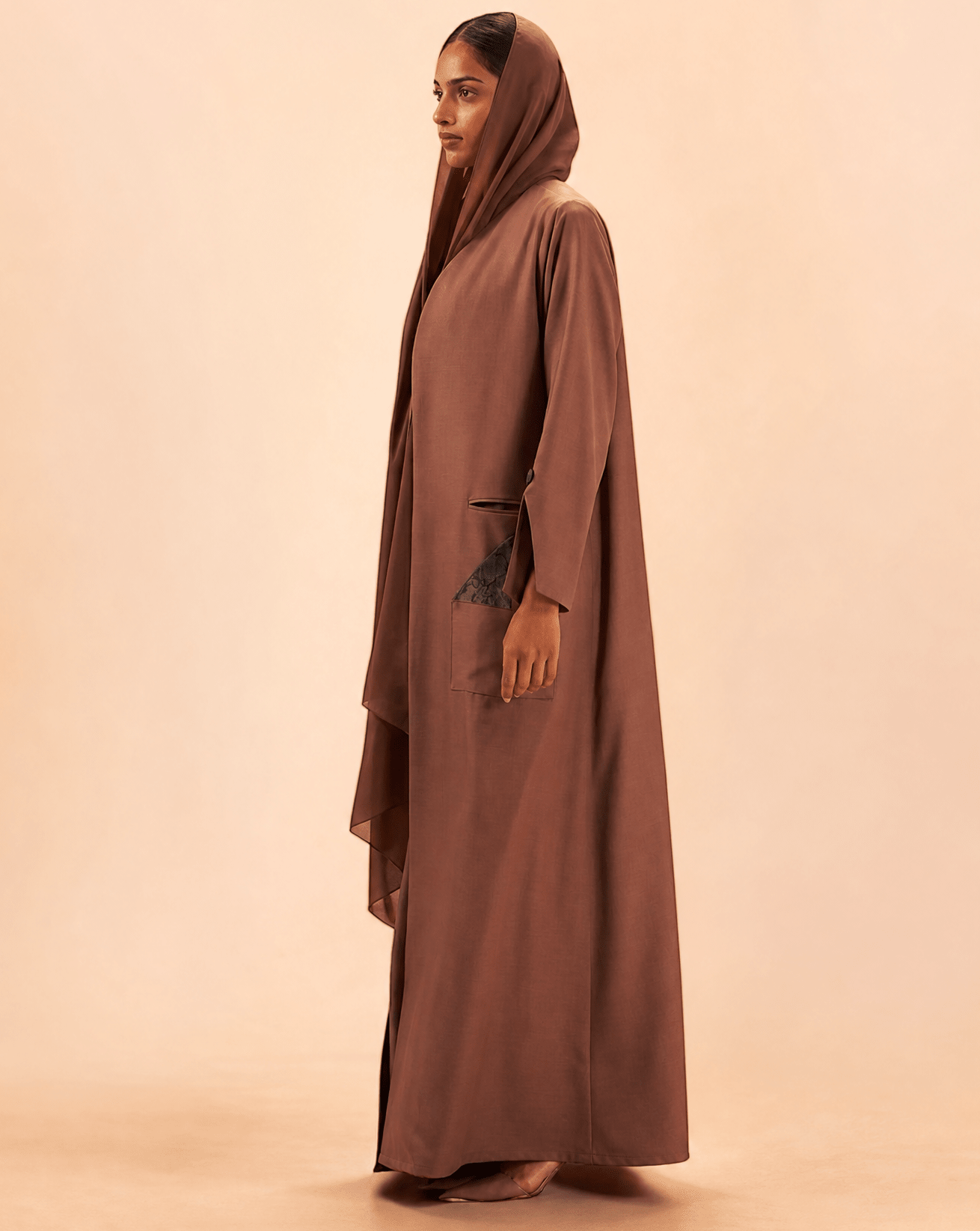 AW24 - 25LOOKA08 ABAYA AA24 - THE ORPHIC - MIRA Y MANO