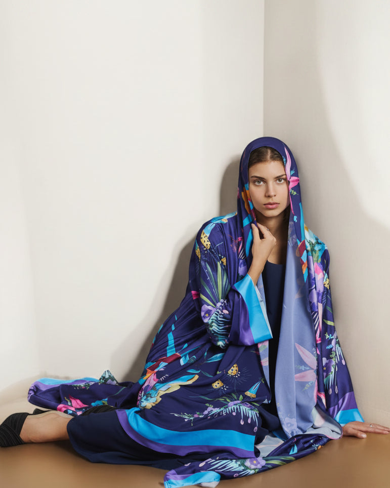 RAMADAN25LOOKA15 ABAYA - THE ORPHIC - MIRA Y MANO