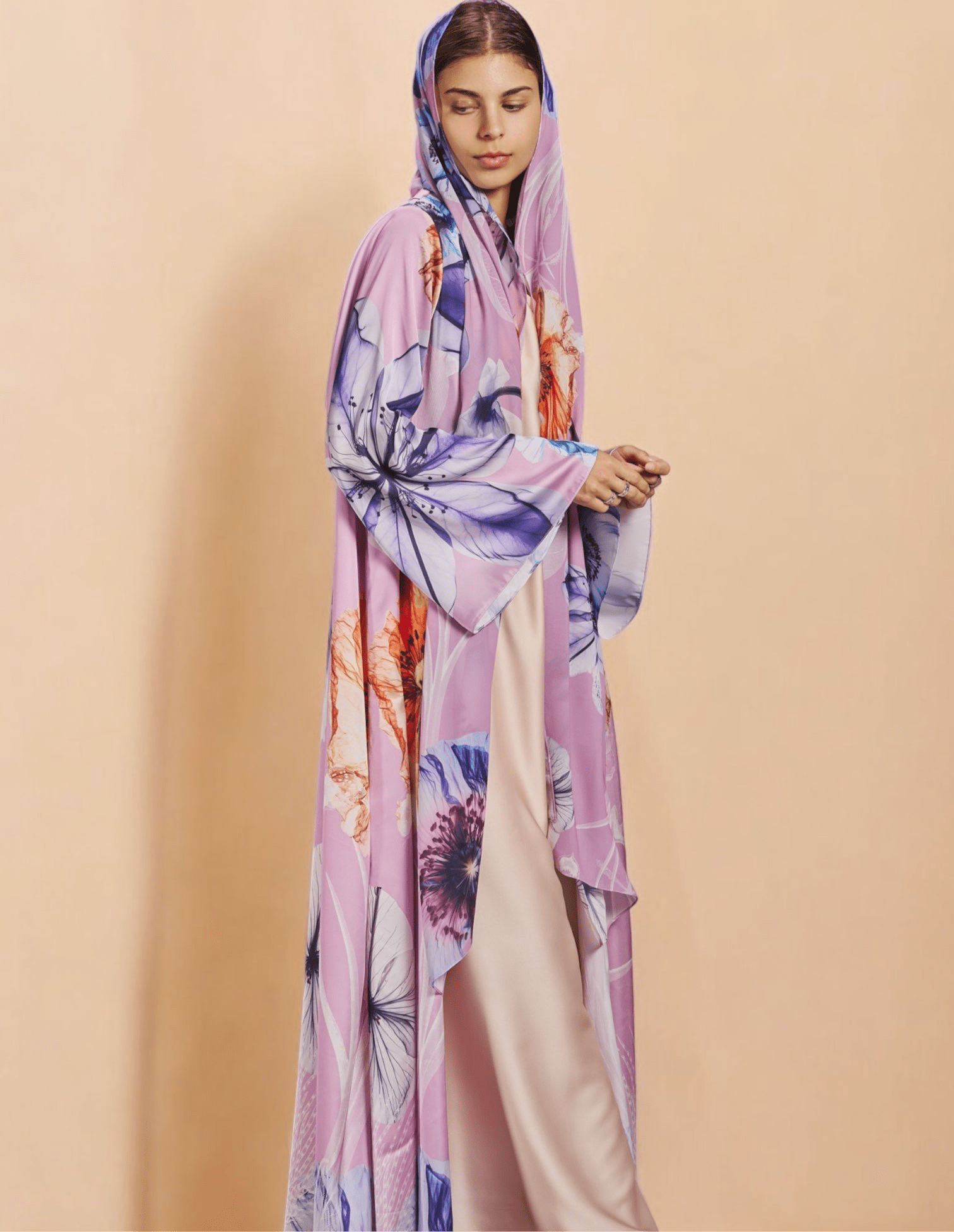 RAMADAN25LOOKA19 ABAYA - THE ORPHIC - MIRA Y MANO