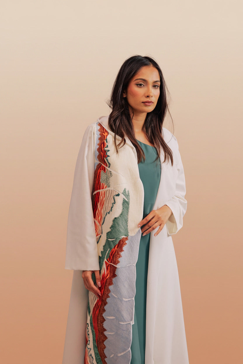 RAMADAN26LOOK01 ABAYA - THE ORPHIC - MIRA Y MANO