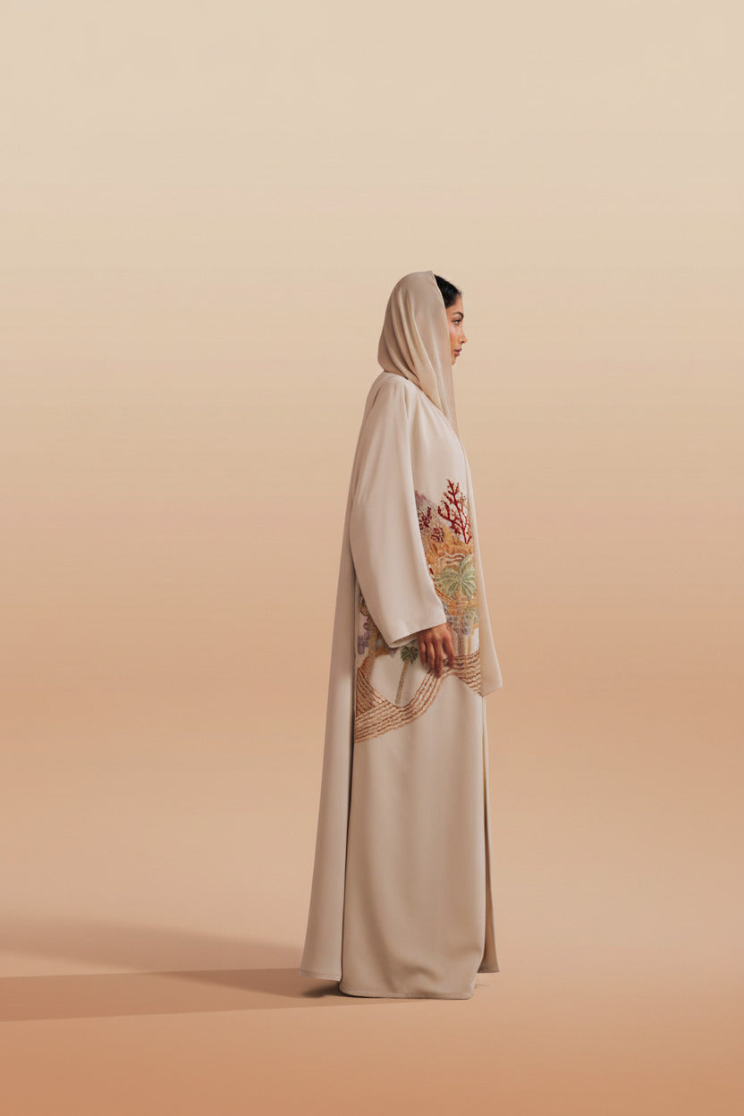 RAMADAN26LOOK02 ABAYA - THE ORPHIC - MIRA Y MANO