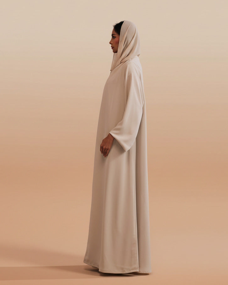RAMADAN26LOOK02 ABAYA - THE ORPHIC - MIRA Y MANO