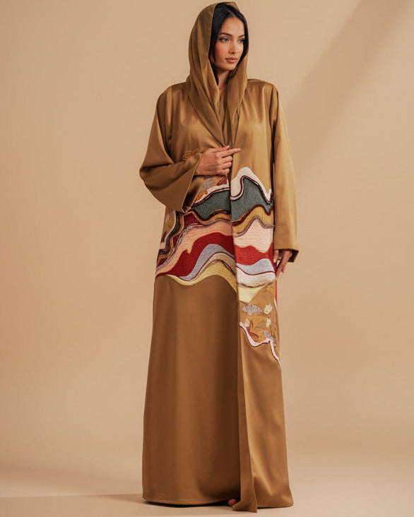 RAMADAN26LOOK03 ABAYA - THE ORPHIC - MIRA Y MANO