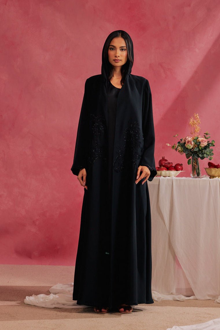 RAMADAN26LOOK06 ABAYA - THE ORPHIC - MIRA Y MANO