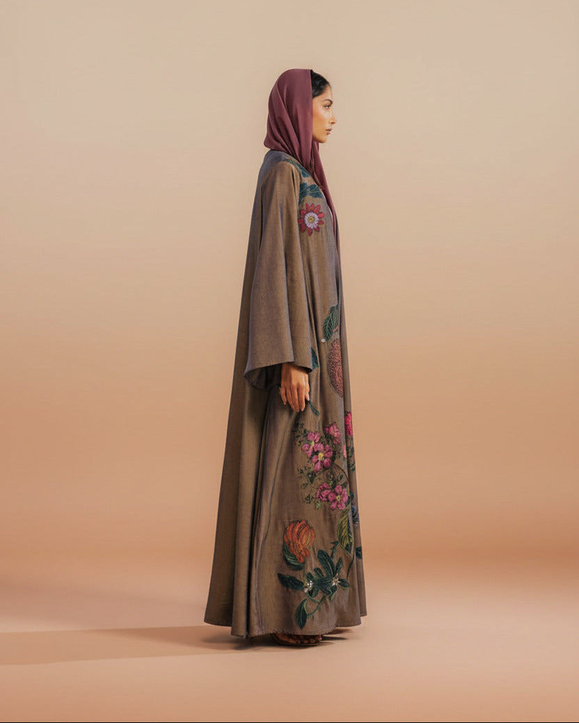 RAMADAN26LOOK09 ABAYA - THE ORPHIC - MIRA Y MANO