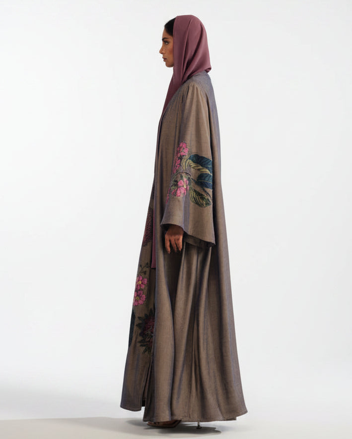 RAMADAN26LOOK09 ABAYA - THE ORPHIC - MIRA Y MANO