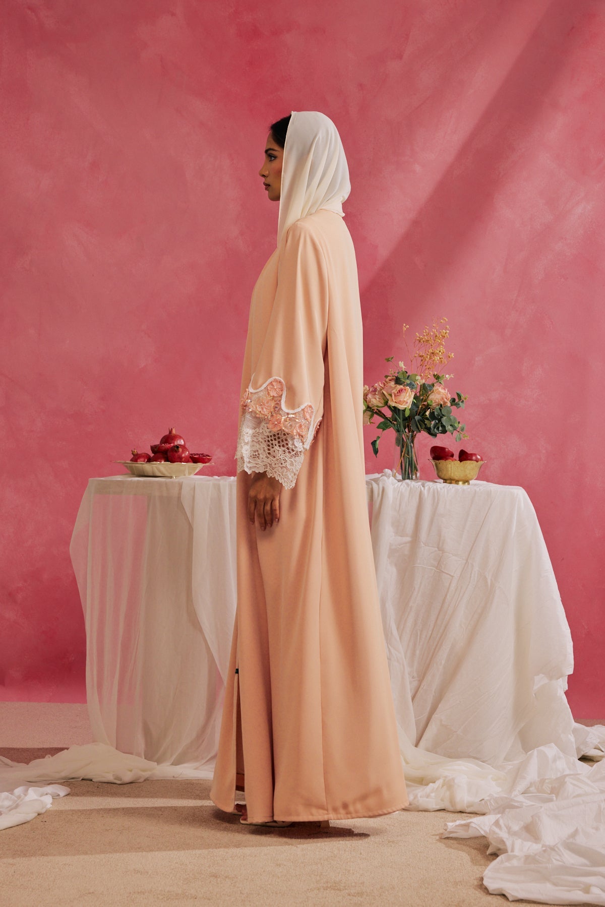 RAMADAN26LOOK15 ABAYA - THE ORPHIC - MIRA Y MANO