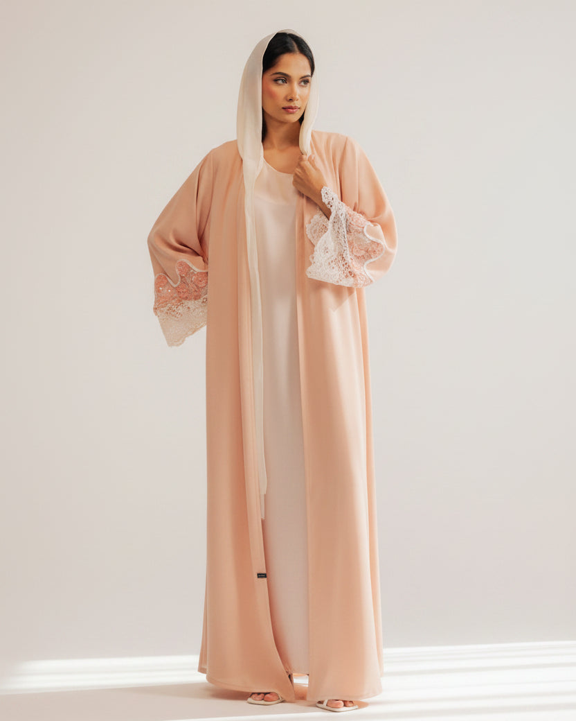 RAMADAN26LOOK15 ABAYA - THE ORPHIC - MIRA Y MANO