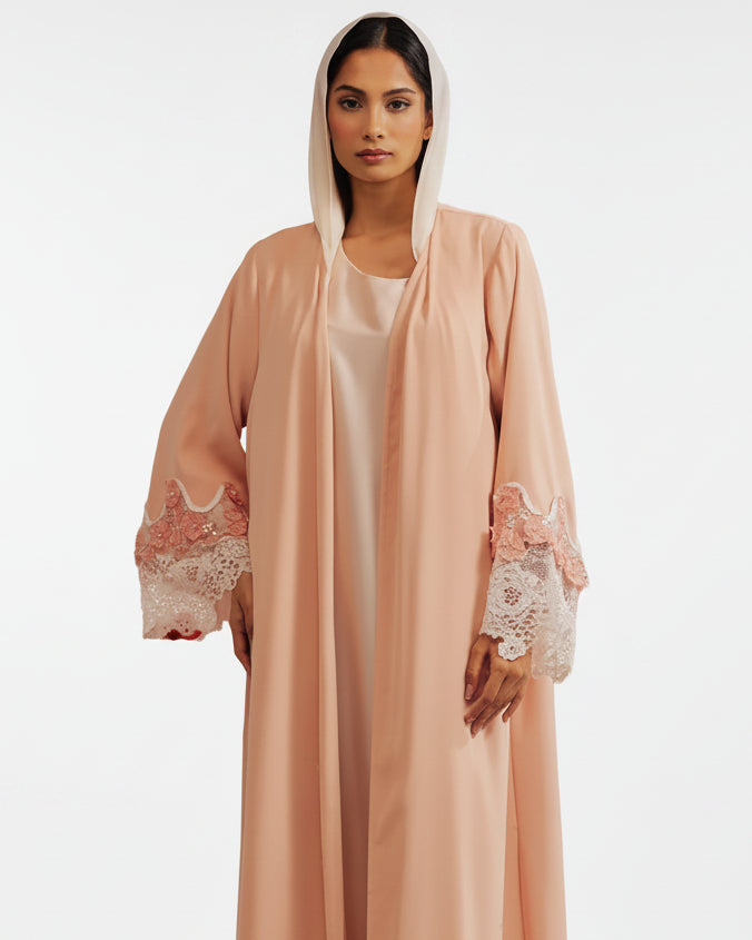 RAMADAN26LOOK15 ABAYA - THE ORPHIC - MIRA Y MANO