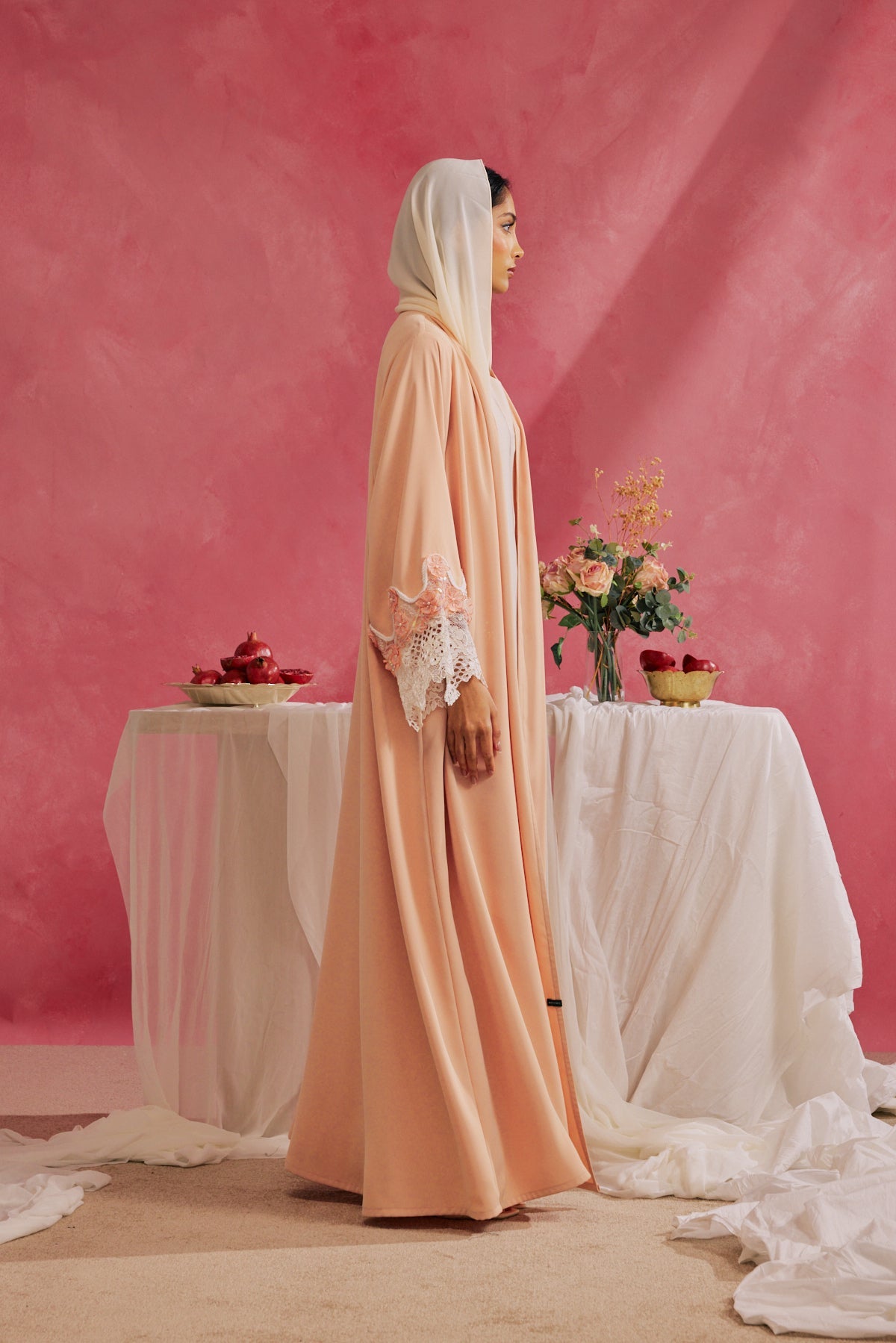 RAMADAN26LOOK15 ABAYA - THE ORPHIC - MIRA Y MANO