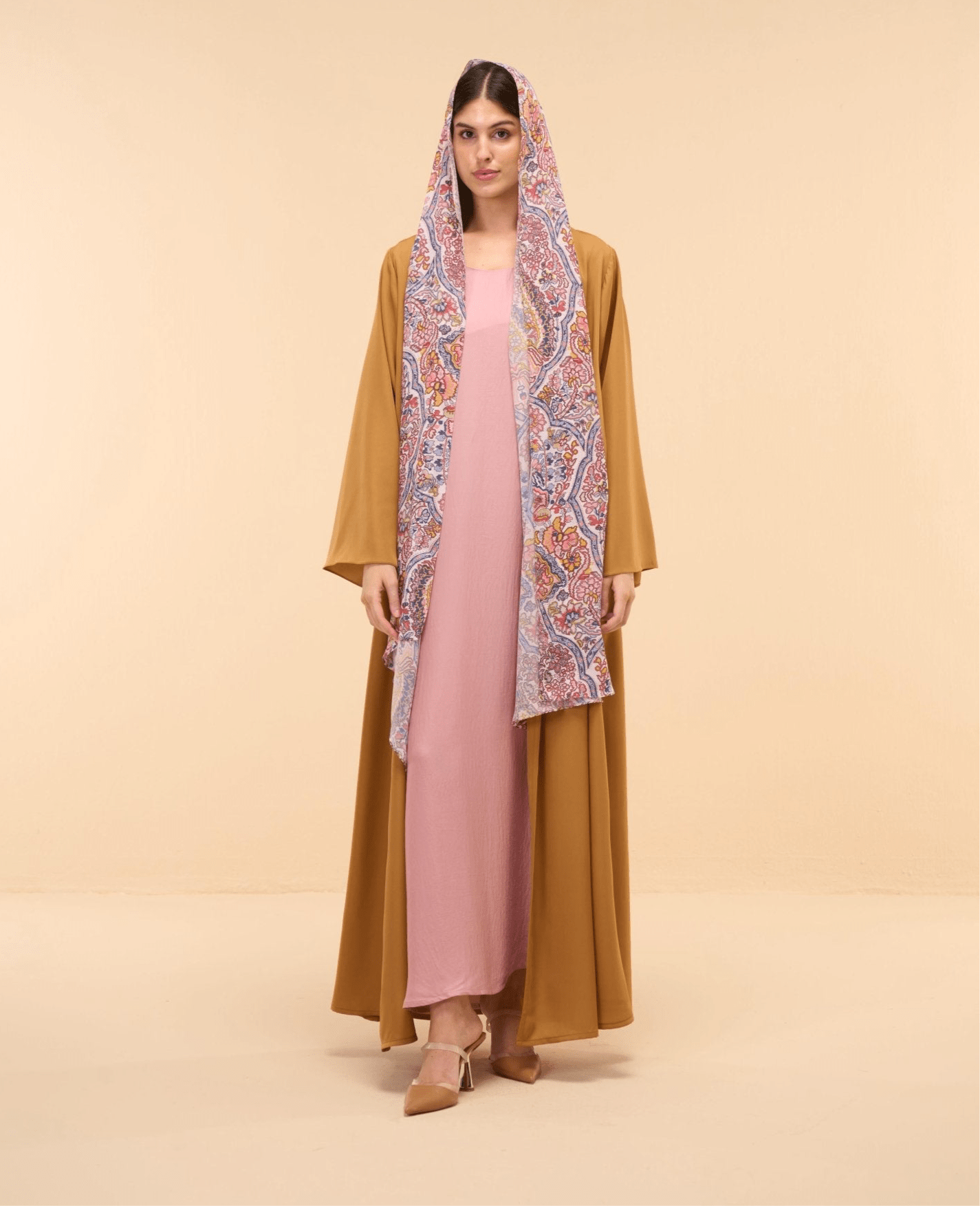 SUMMER25LOOK07 ABAYA - THE ORPHIC - MIRA Y MANO