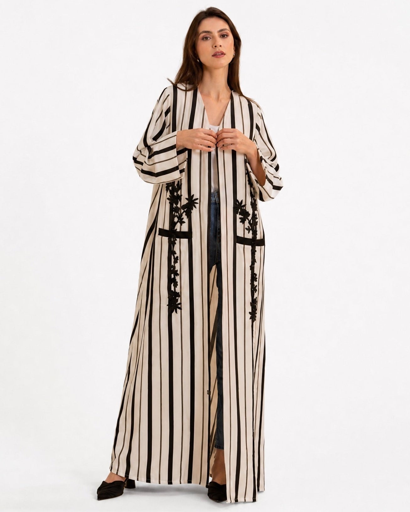 SUMMER26LOOK04 - Ivory Linen Abaya - THE ORPHIC - MIRA Y MANO