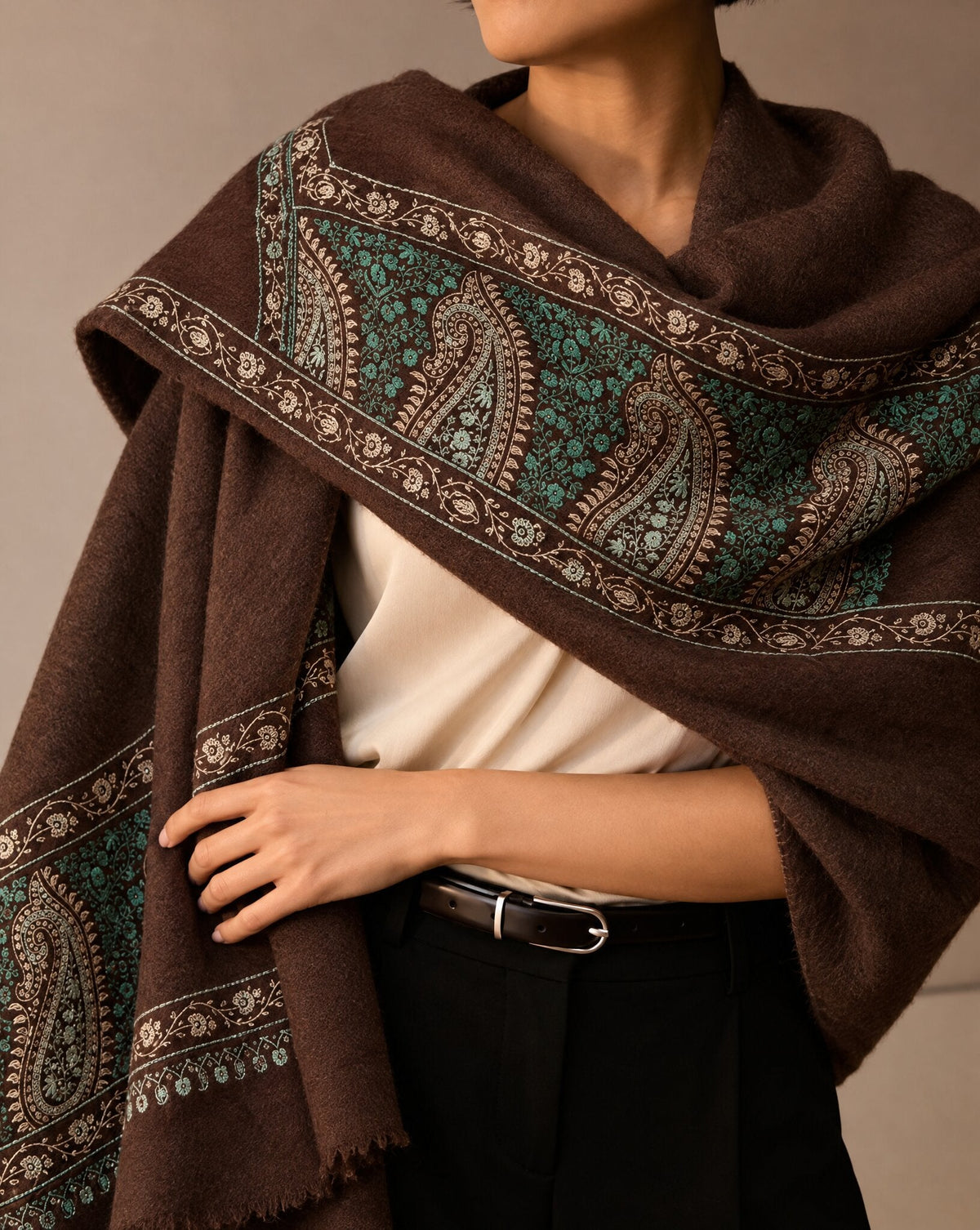 SS26PAS14 – Brown Cashmere Pashmina with Border Embroidery - MIRA Y MANO