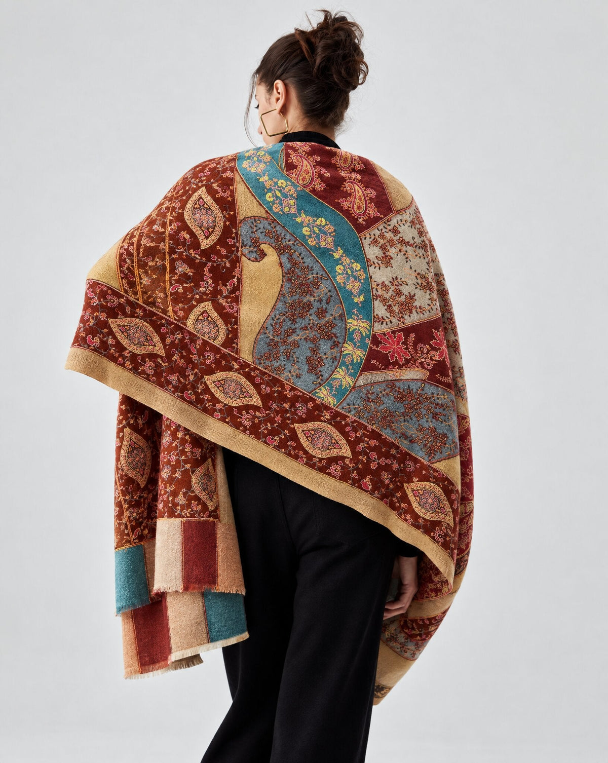 SS26PAS60 – Multicolour Cashmere Pashmina with All-Over Embroidery - MIRA Y MANO