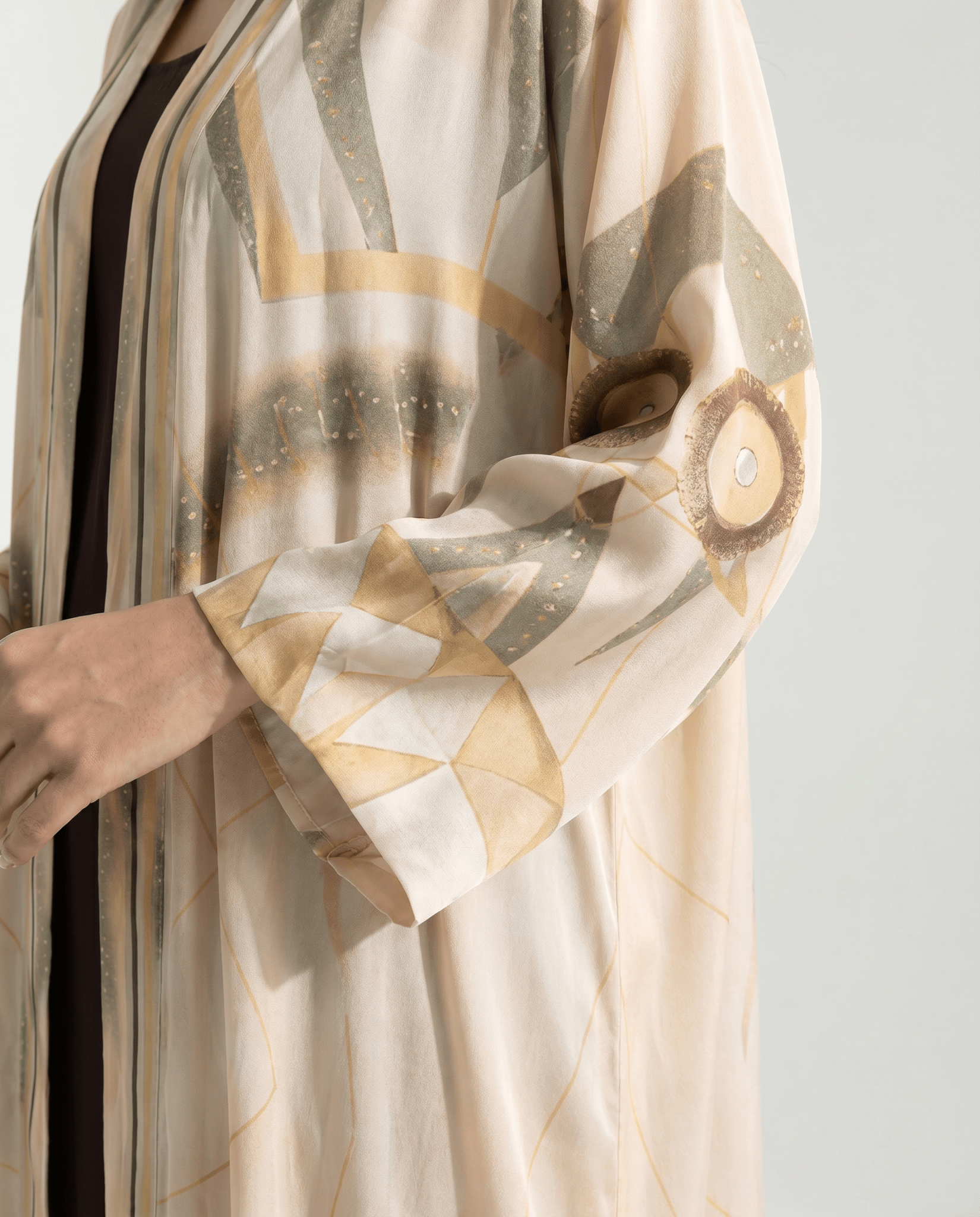 A STORY IN SIENNA ABAYA - THE UNTITLED PROJECT - MIRA Y MANO
