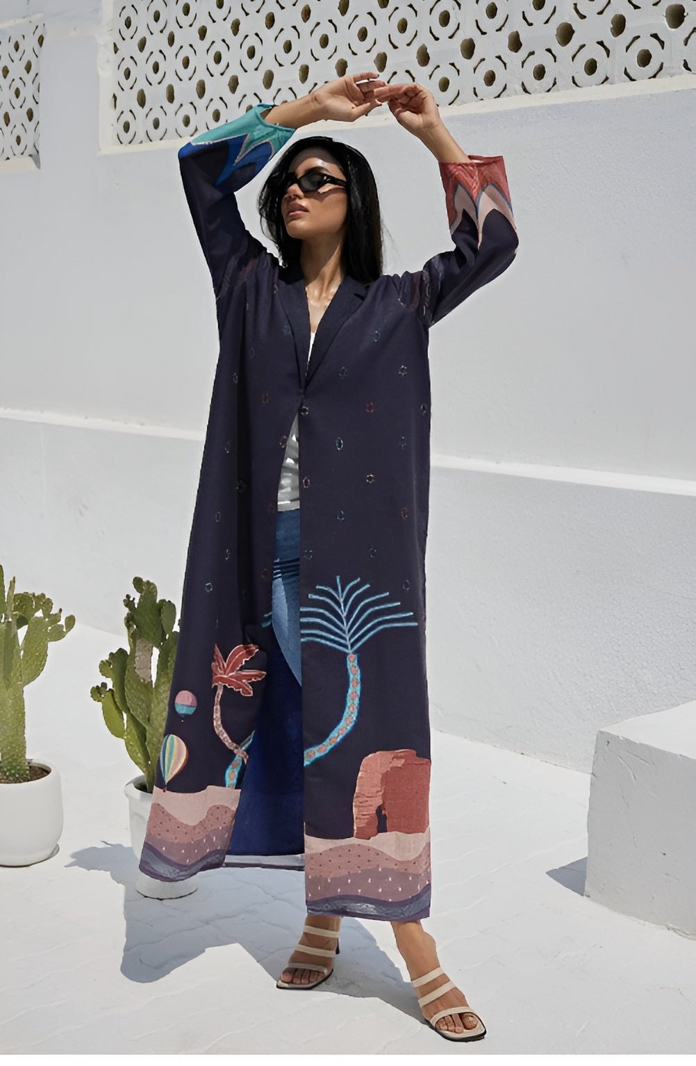 AULHO - BL ABAYA - THE UNTITLED PROJECT - MIRA Y MANO