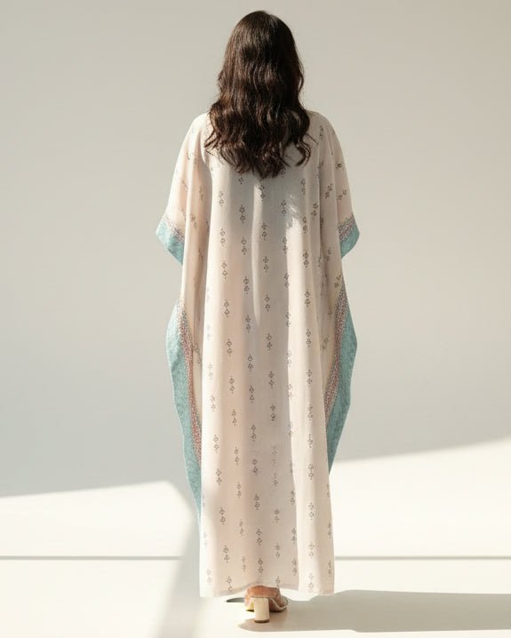 FATINA ABAYA - THE UNTITLED PROJECT - MIRA Y MANO