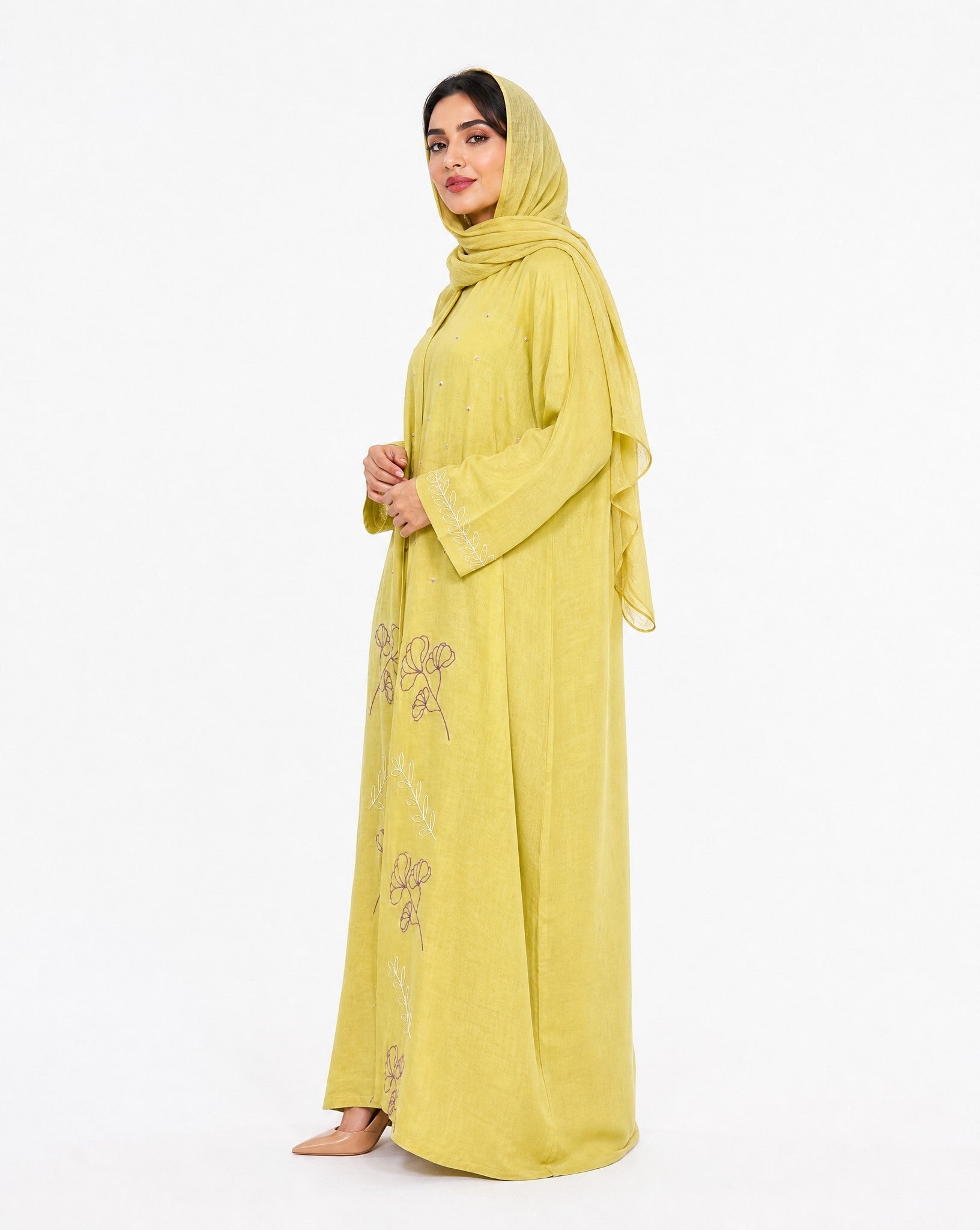 I NEED A YELLOW ABAYA - THE UNTITLED PROJECT - MIRA Y MANO