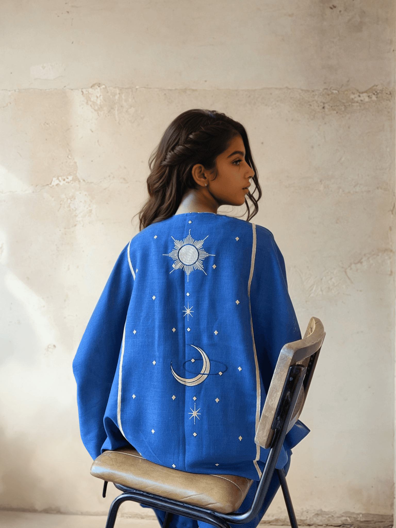 MILKY WAY - SB ABAYA - THE UNTITLED PROJECT - MIRA Y MANO