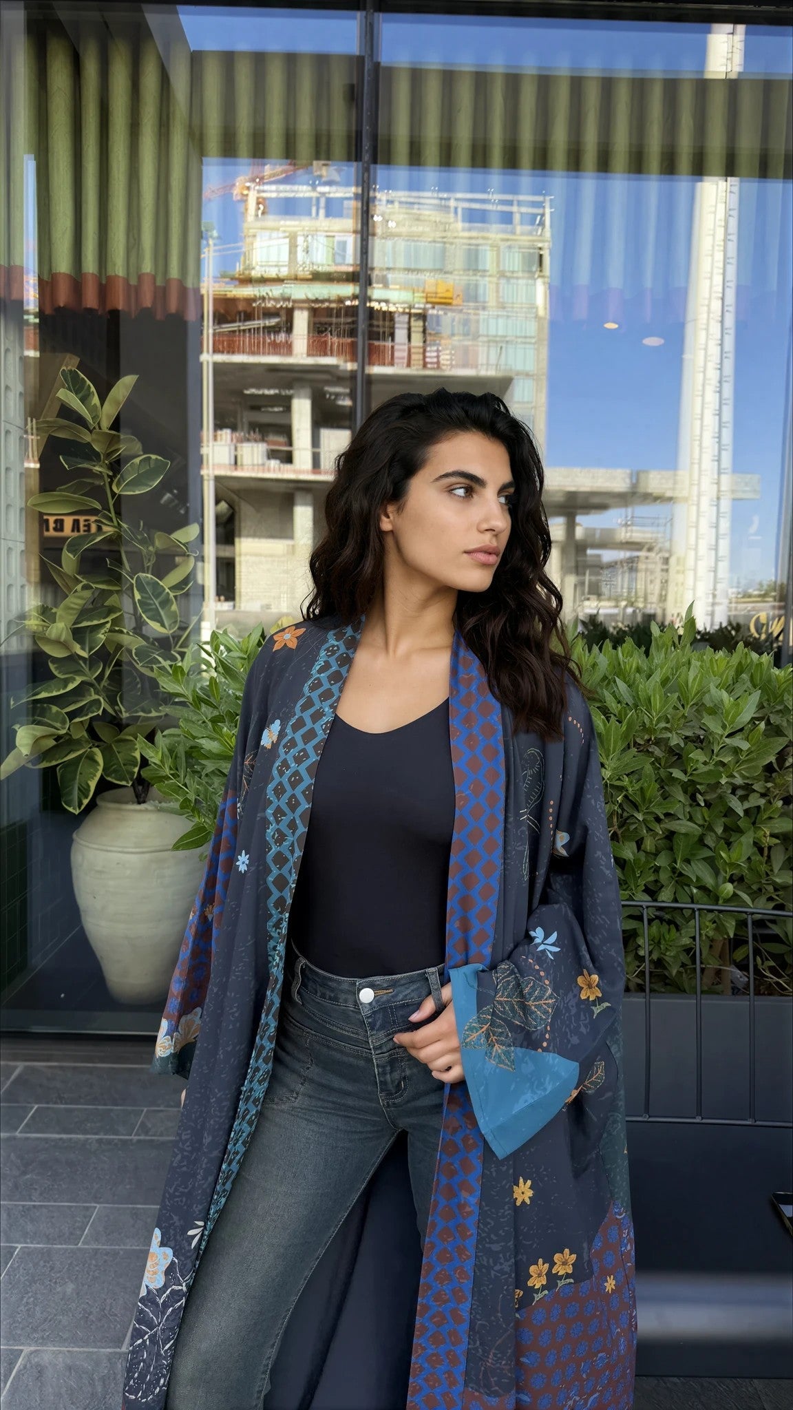 SEEN LEAVING THE CORNICHE ABAYA - THE UNTITLED PROJECT - MIRA Y MANO