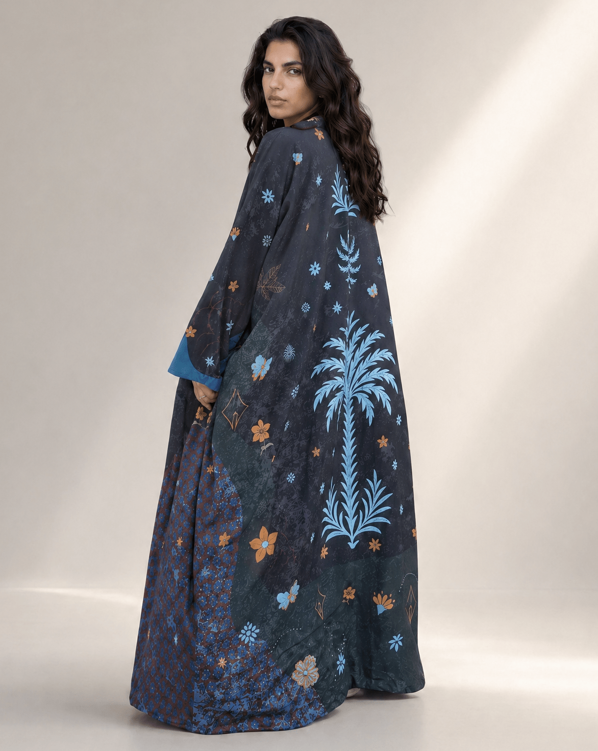 SEEN LEAVING THE CORNICHE ABAYA - THE UNTITLED PROJECT - MIRA Y MANO