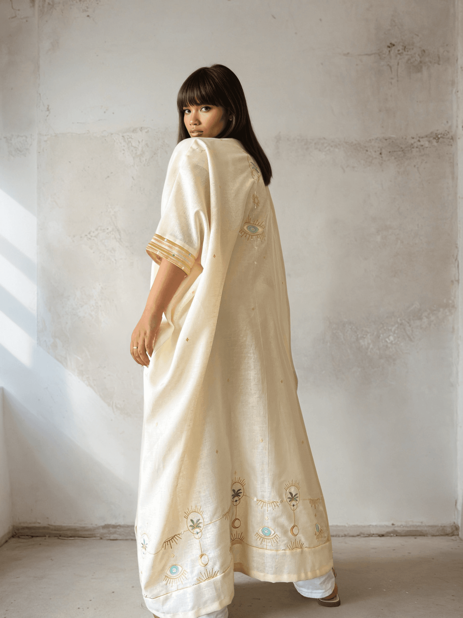 THE GYPSY HEART - BG ABAYA - THE UNTITLED PROJECT - MIRA Y MANO