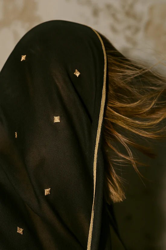 THE GYPSY SCARF - THE UNTITLED PROJECT - MIRA Y MANO