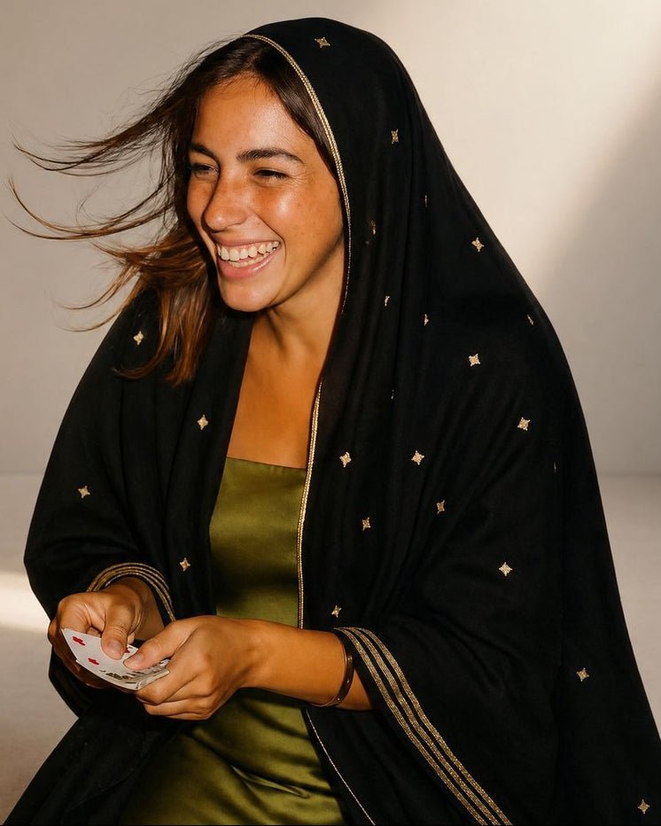 THE GYPSY SCARF - THE UNTITLED PROJECT - MIRA Y MANO