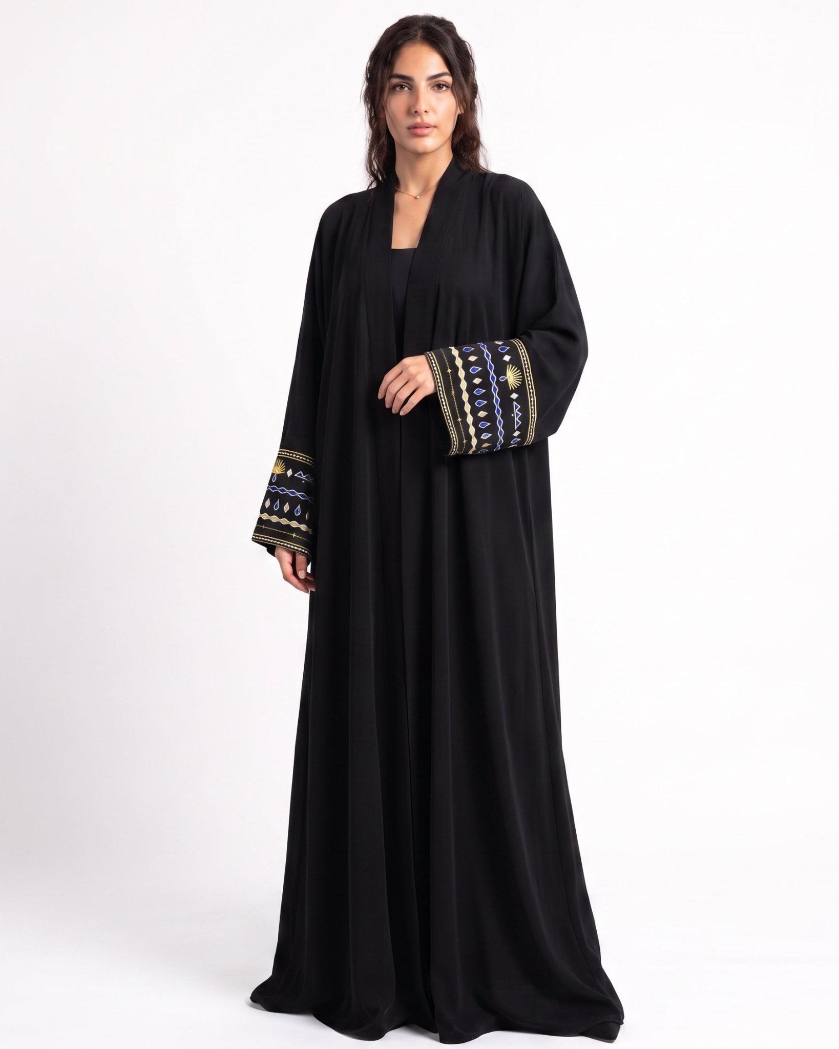 The Jeddawi – Black Crepe Abaya - THE UNTITLED PROJECT - MIRA Y MANO