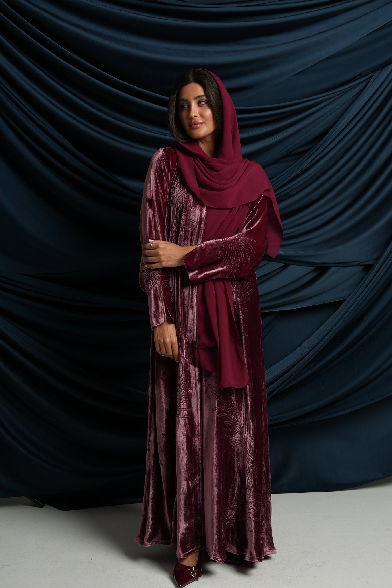 A11 - MR ABAYA - UCCELLO - MIRA Y MANO