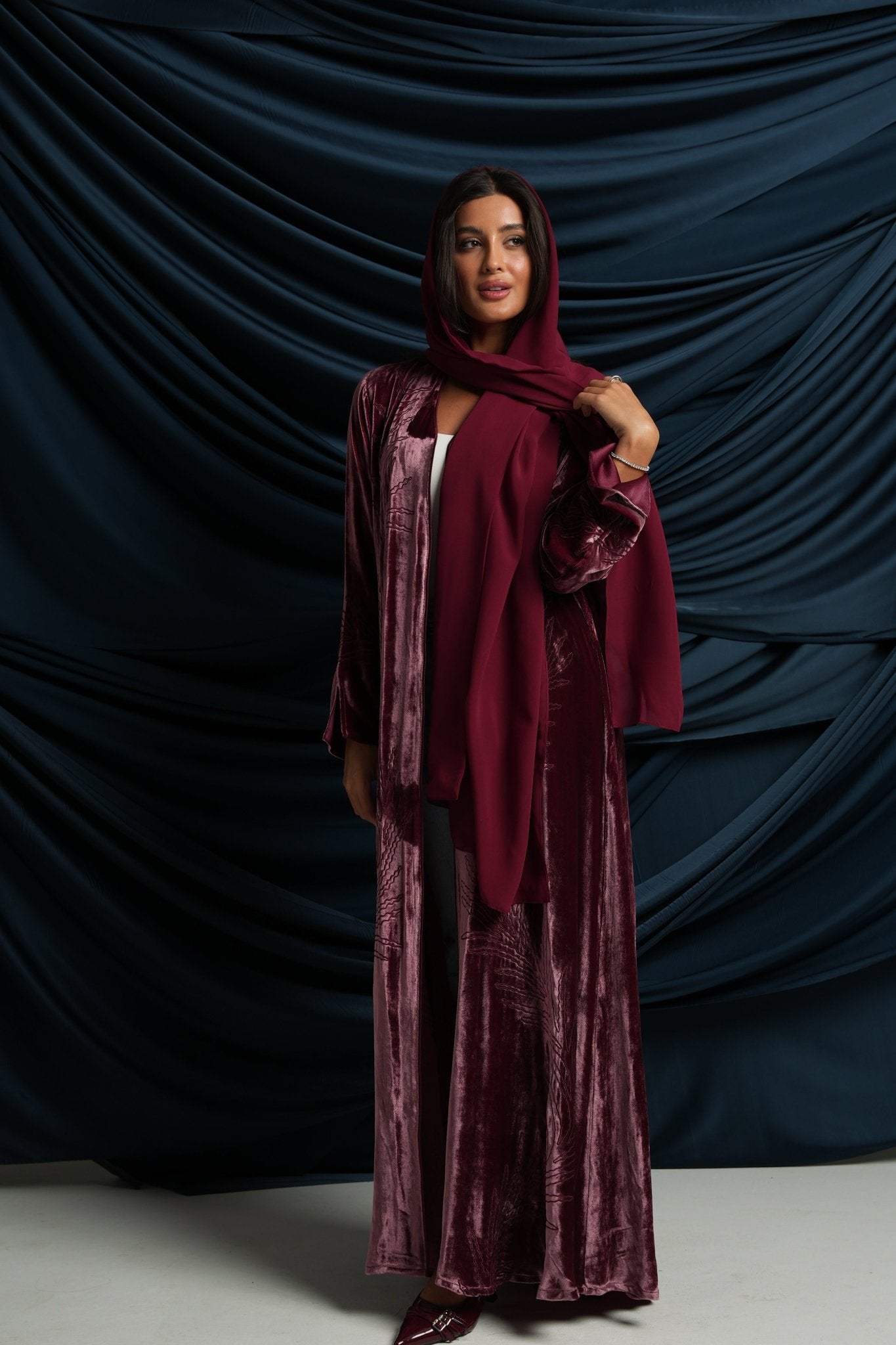 A11 - VR ABAYA - UCCELLO - MIRA Y MANO