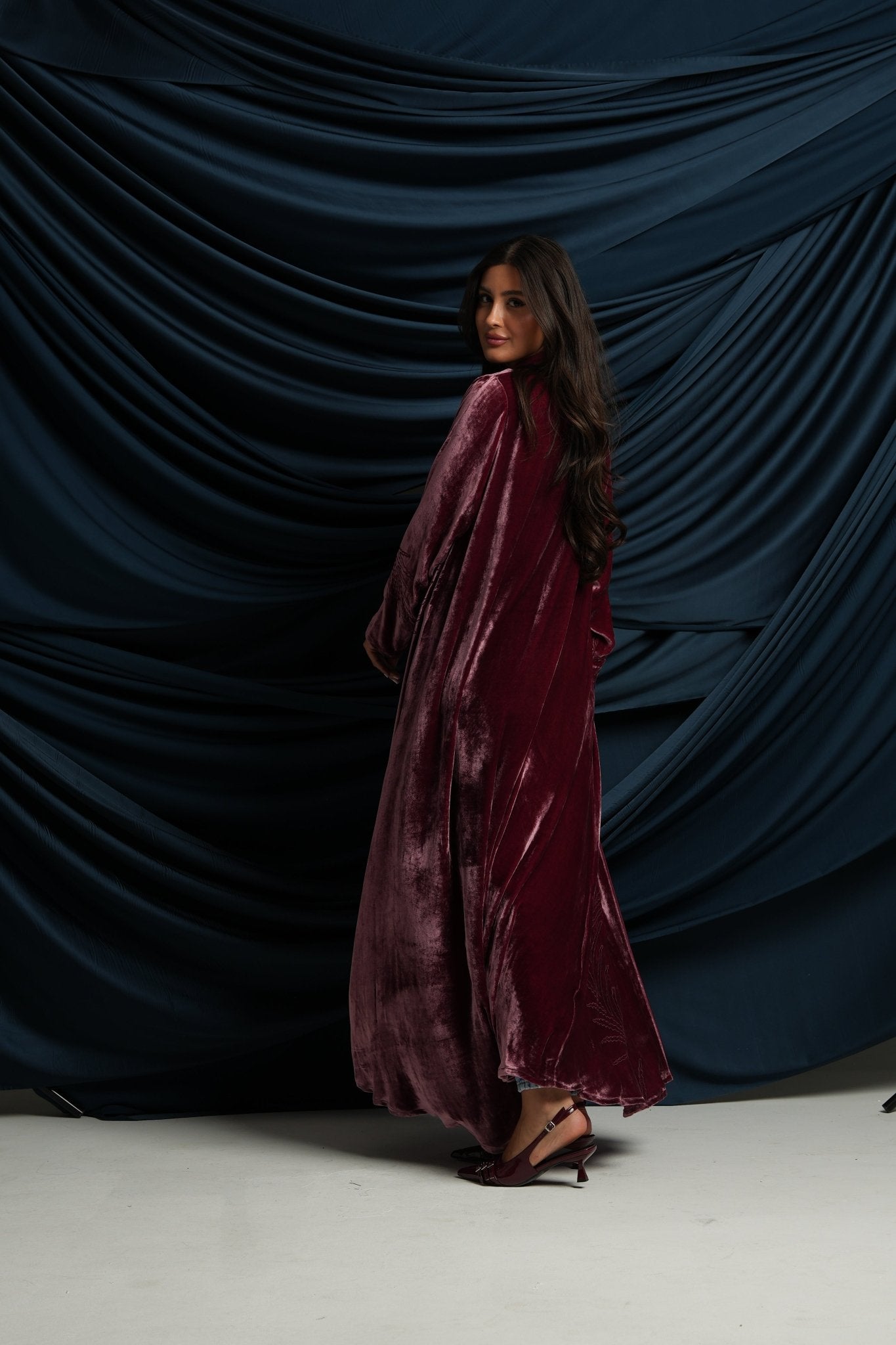 A11 - VR ABAYA - UCCELLO - MIRA Y MANO