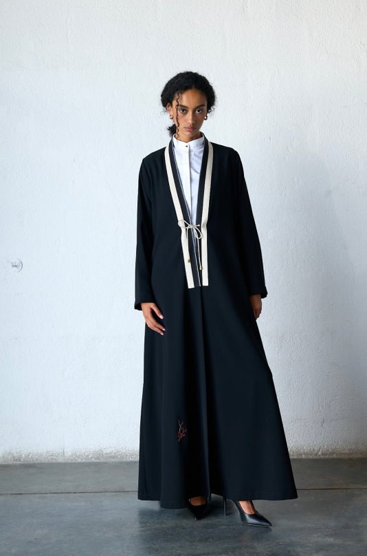 CODE - 0303 ABAYA - ZAH DESIGN - MIRA Y MANO