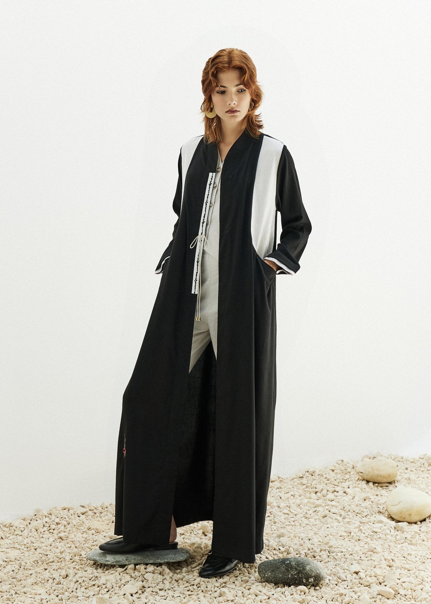 CODE - 0376 ABAYA - ZAH DESIGN - MIRA Y MANO