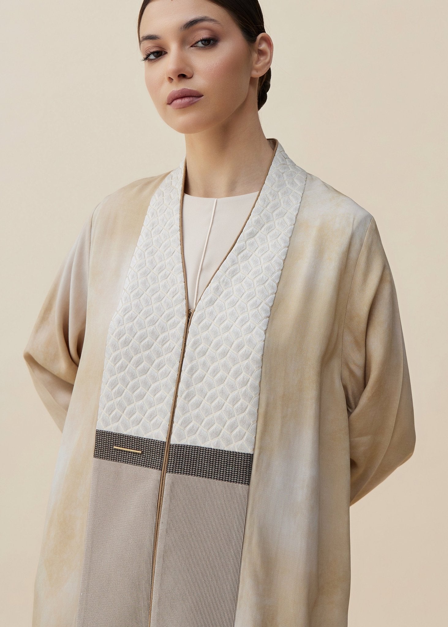 CODE - 0402 ABAYA - ZAH DESIGN - MIRA Y MANO