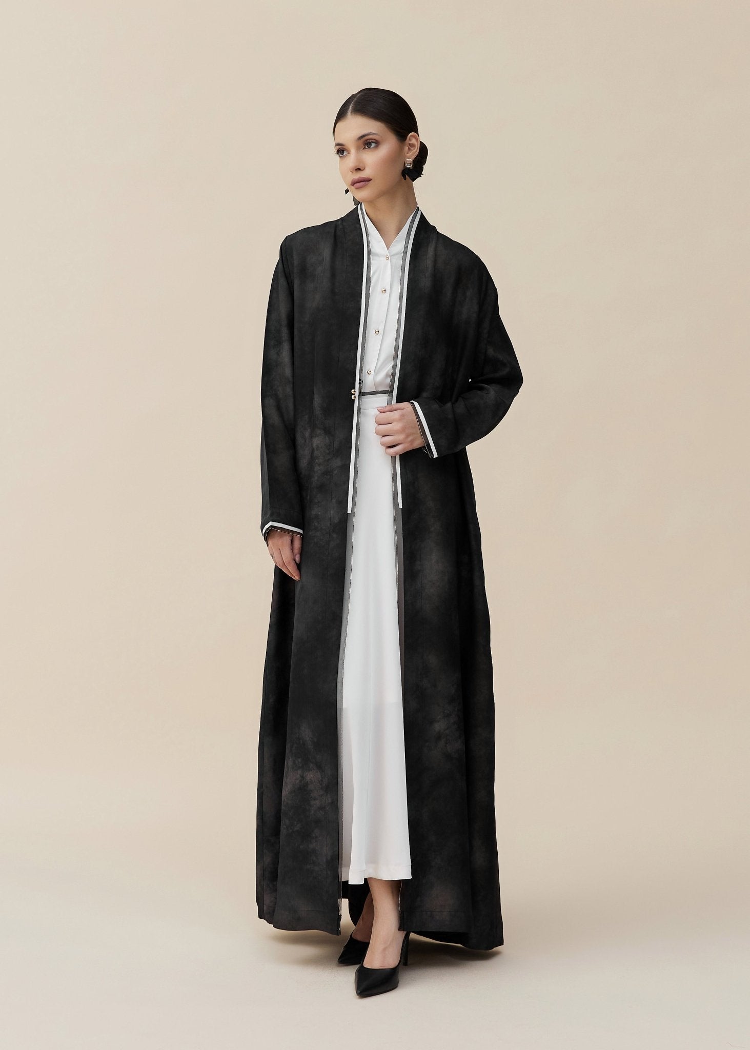 CODE - 0403 ABAYA - ZAH DESIGN - MIRA Y MANO