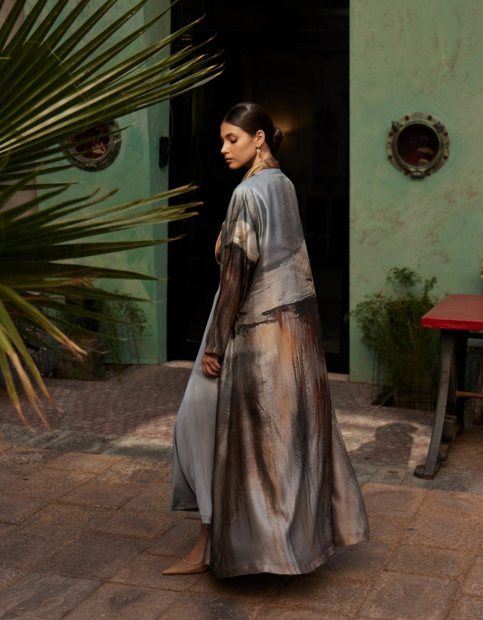 CODE - 0412 ABAYA - ZAH DESIGN - MIRA Y MANO