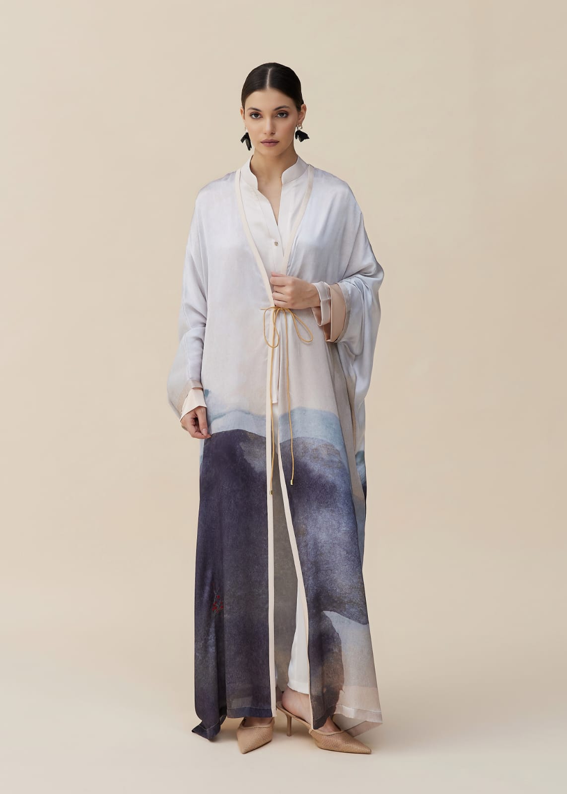 CODE - 0413 ABAYA - ZAH DESIGN - MIRA Y MANO